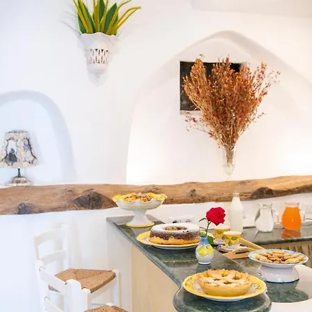 לינה וארוחת בוקר La Borragine 4*