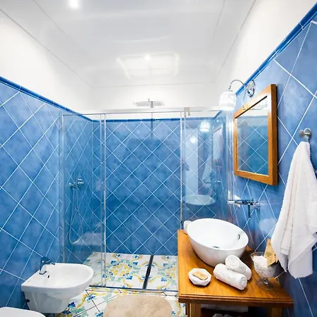 La Borragine לינה וארוחת בוקר 4*